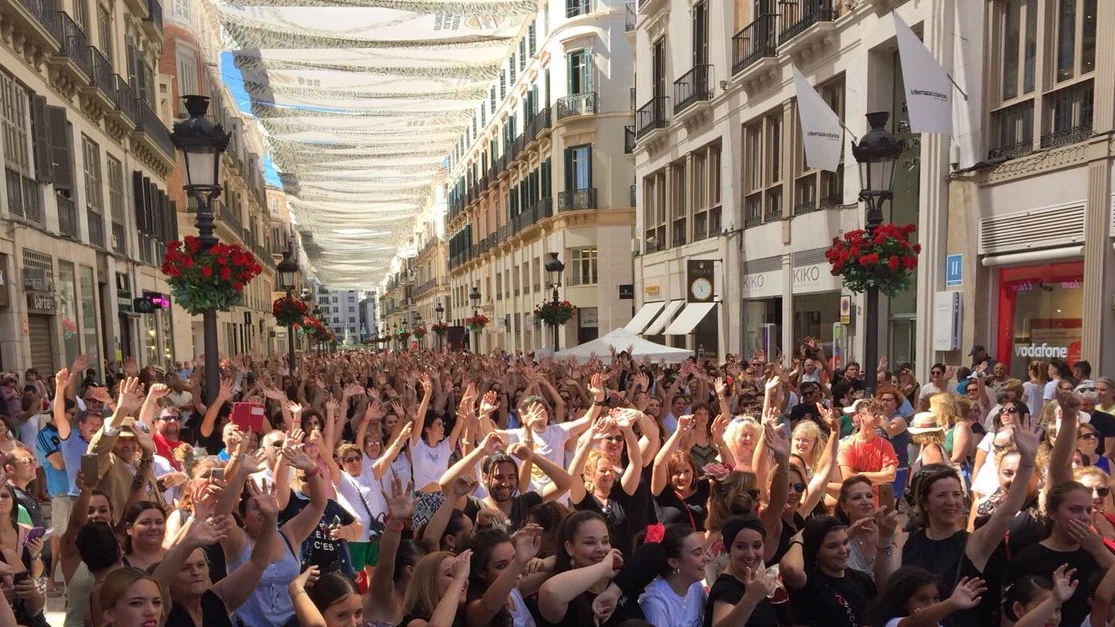 3.920 personas han seguido la coreografía de los bailaores 