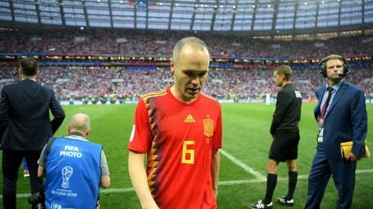 Iniesta, cabizbajo Iniesta, cabizbajo