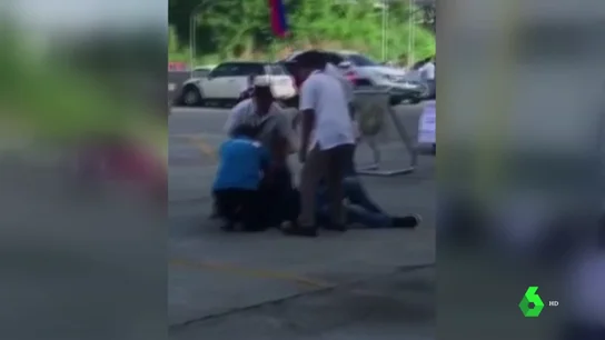 Asesinado un alcalde filipino en pleno acto oficial. Asesinado un alcalde filipino en pleno acto oficial.