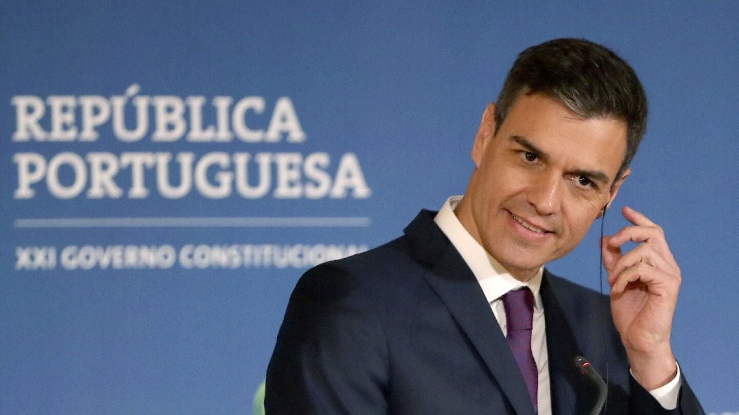 Pedro S&aacute;nchez durante una rueda de prensa en Lisboa
