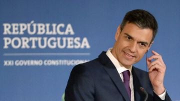 Pedro Sánchez durante una rueda de prensa en Lisboa