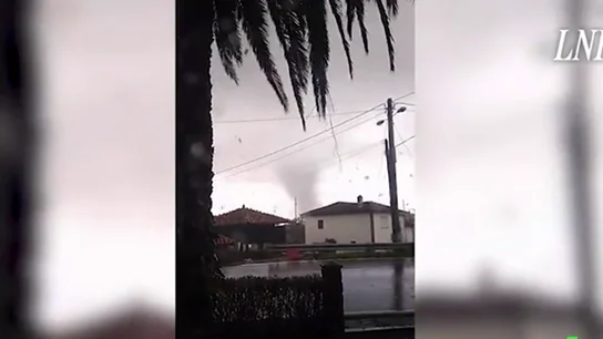 Imagen de un tornado en Cudillero, Asturias. Imagen de un tornado en Cudillero, Asturias.