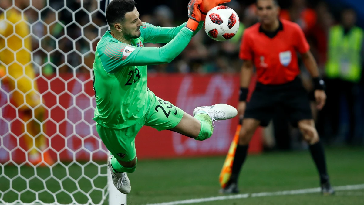 Subasic detiene un penalti