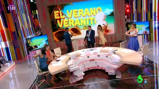 Perreando, así celebran el verano Anna Simon, Lorena Castell, Chenoa, Miki Nadal y Frank Blanco al ritmo de 'Dura' Perreando, así celebran el verano Anna Simon, Lorena Castell, Chenoa, Miki Nadal y Frank Blanco al ritmo de 'Dura'