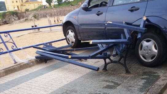 As&iacute; ha quedado el banco tras el atropello
