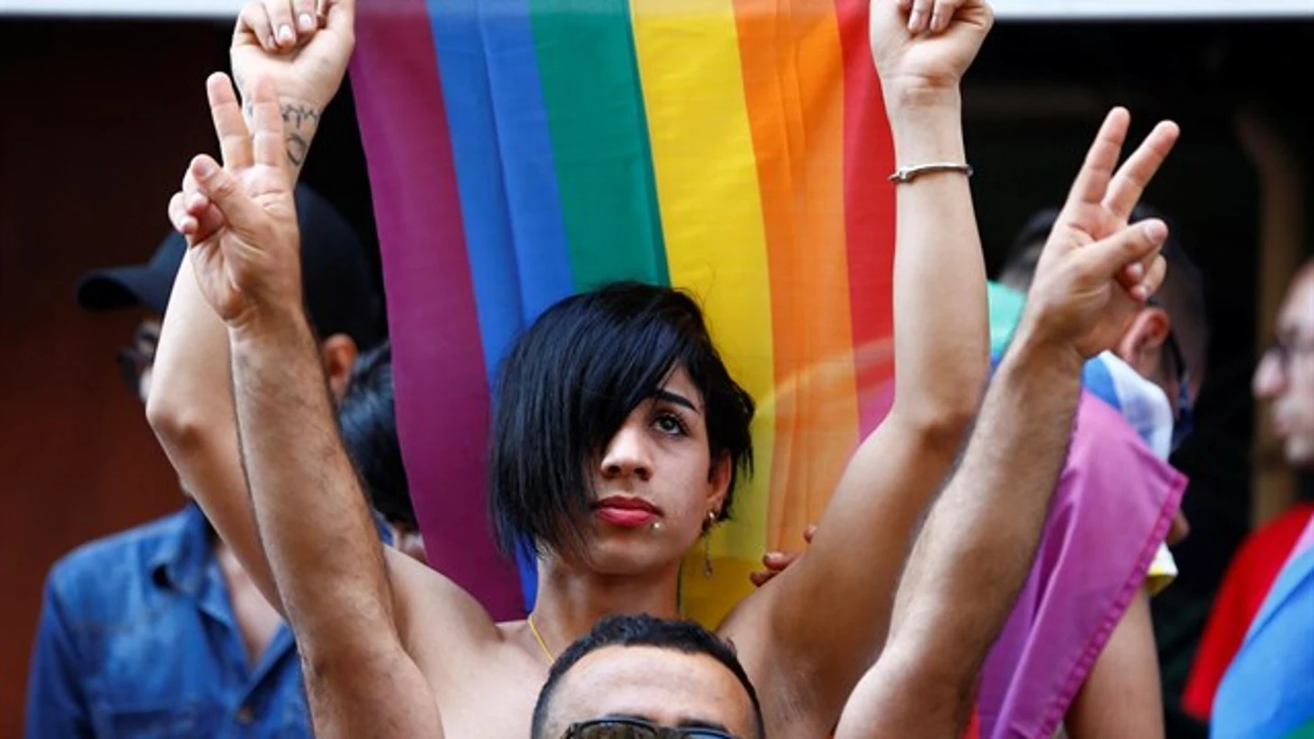Manifestantes celebran el Orgullo en Estambul Manifestantes celebran el Orgullo en Estambul