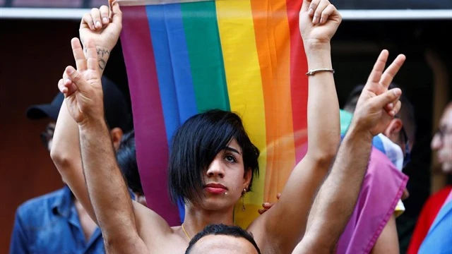 Manifestantes celebran el Orgullo en Estambul