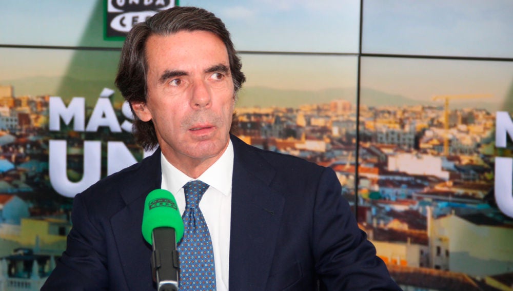 El ex presidente del Gobierno, José María Aznar, durante una entrevista en Onda Cero
