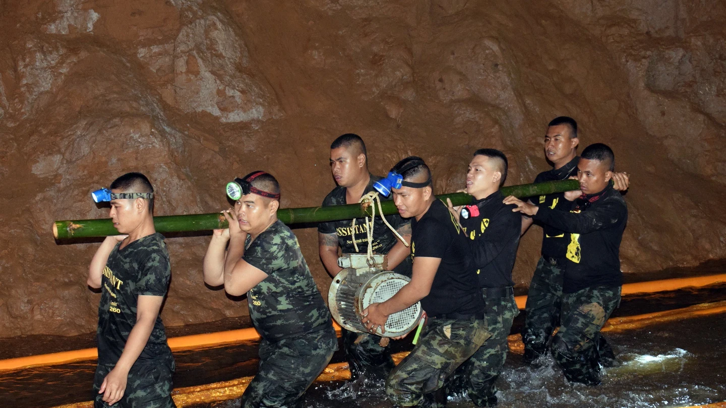 Parte del equipo de rescate del equipo atrapado en una cueva en Tailandia Parte del equipo de rescate del equipo atrapado en una cueva en Tailandia