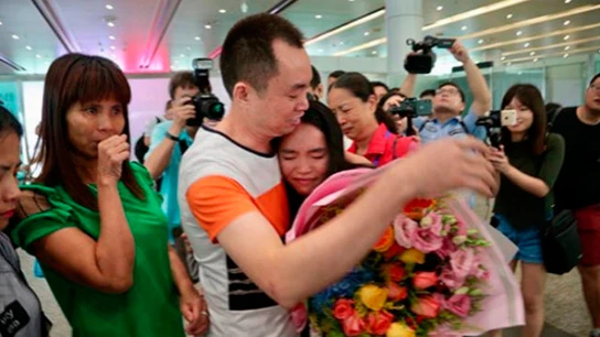 Una joven china se reencuentra con sus padres 13 años después de perderse Una joven china se reencuentra con sus padres 13 años después de perderse