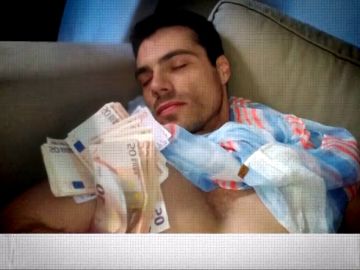 Así era el 'modus operandi' de Albert Cavallé para estafar a las mujeres que conquista en Internet Así era el 'modus operandi' de Albert Cavallé para estafar a las mujeres que conquista en Internet