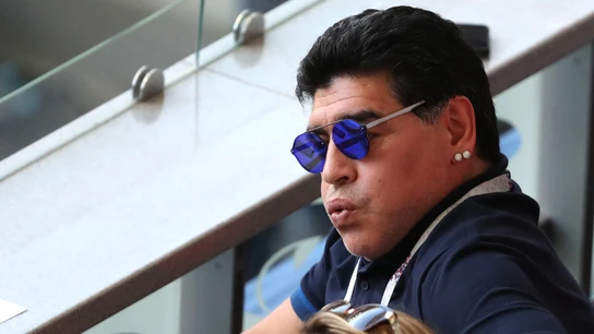 Maradona resopla en el Argentina - Francia Maradona resopla en el Argentina - Francia