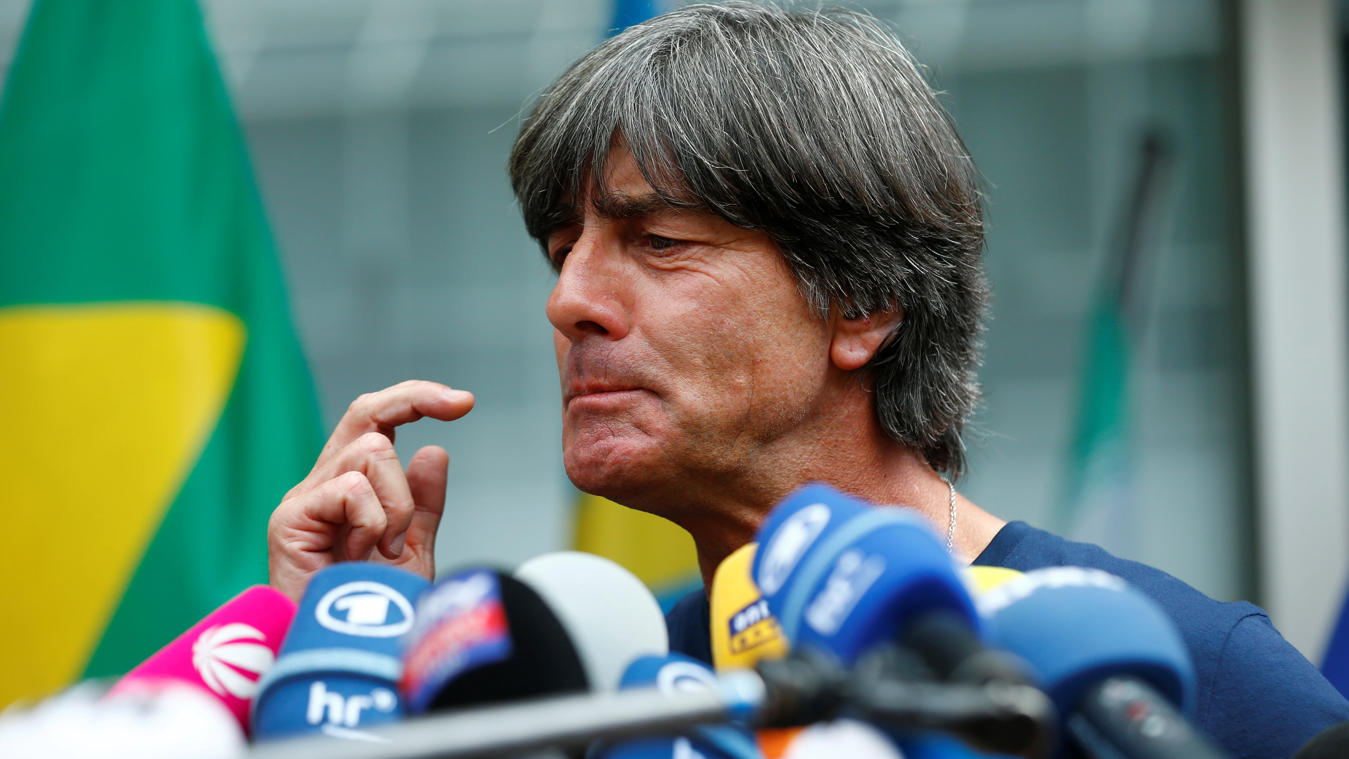 Löw habla ante los medios de comunicación