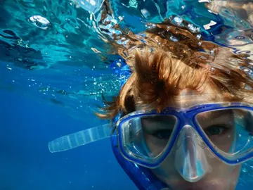 Las mejores playas con agua cristalina para practicar snorkel en España Las mejores playas con agua cristalina para practicar snorkel en España