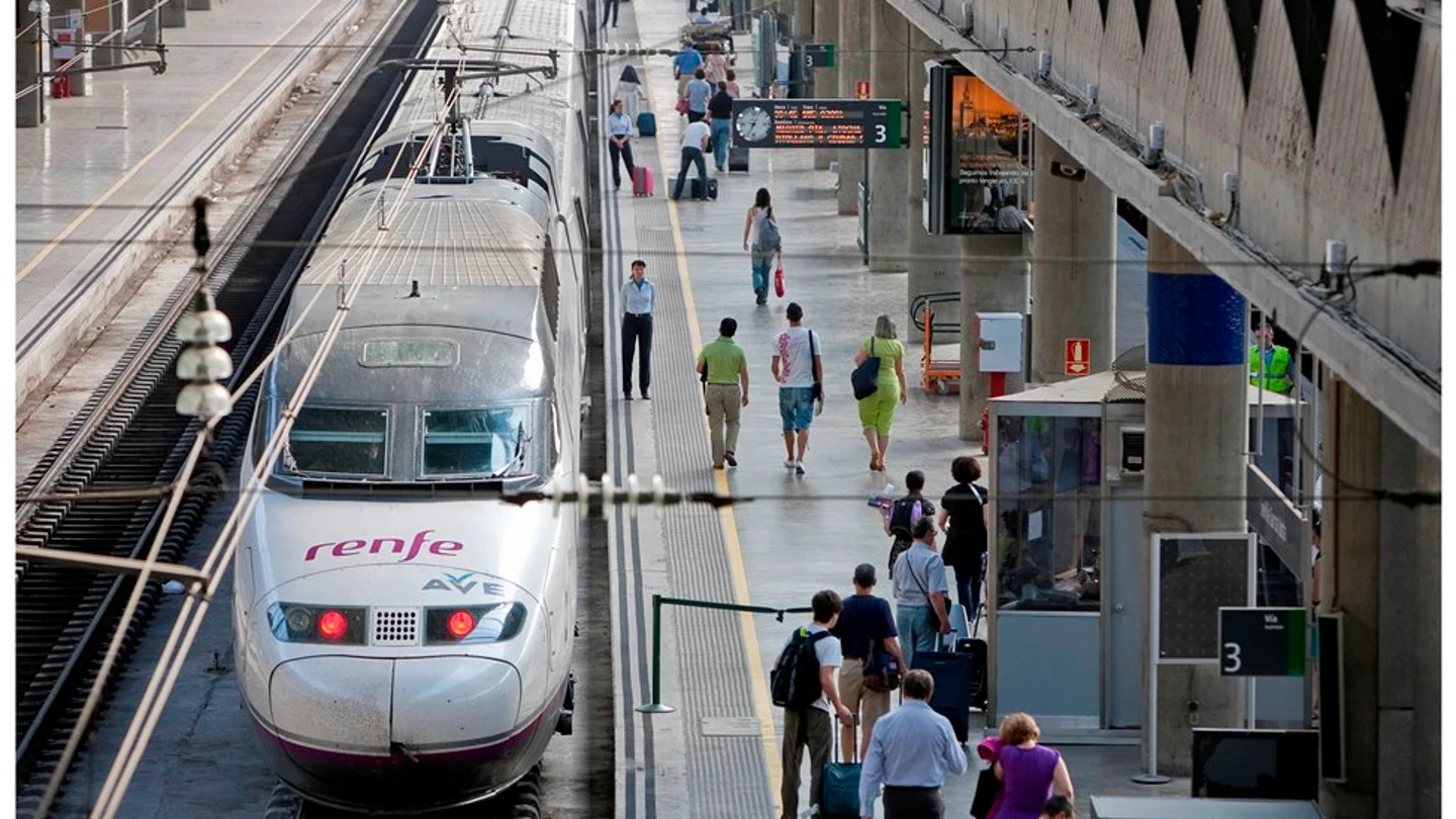 Un tren Ave de Renfe Un tren Ave de Renfe.
