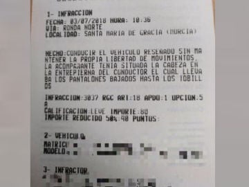 La multa a un hombre por conducir ebrio mientras le practicaban una felación. La multa a un hombre por conducir ebrio mientras le practicaban una felación.