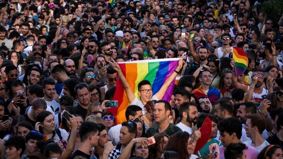 Plaza de Pedro Zerolo en el momento del pregón del Orgullo 2019