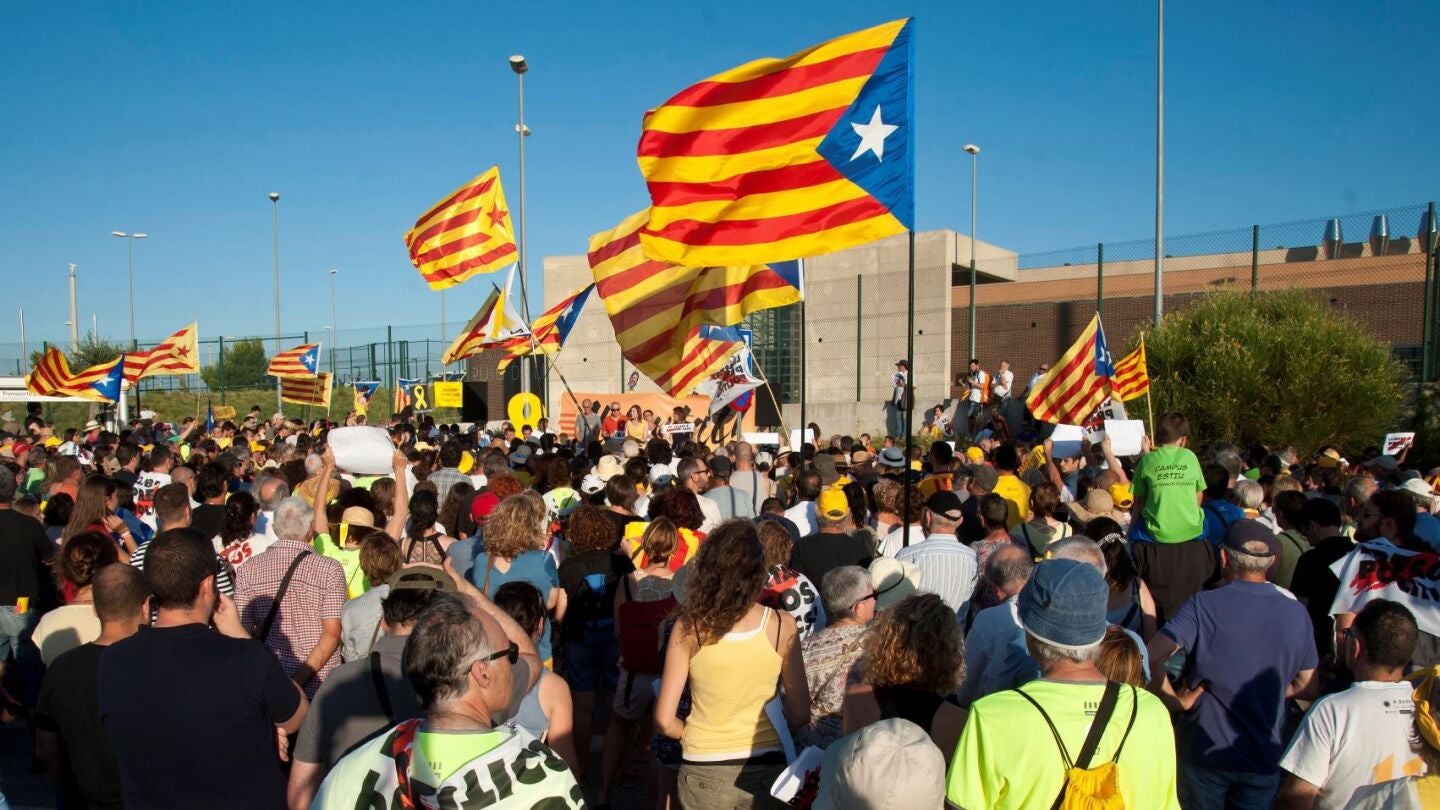 Protestas frente a Puig de les Bassas