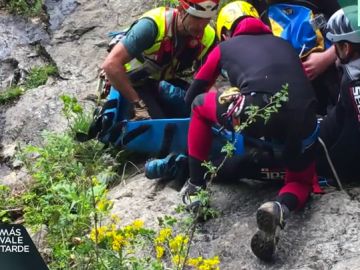 Rescate en una montaña. Rescate en una montaña.