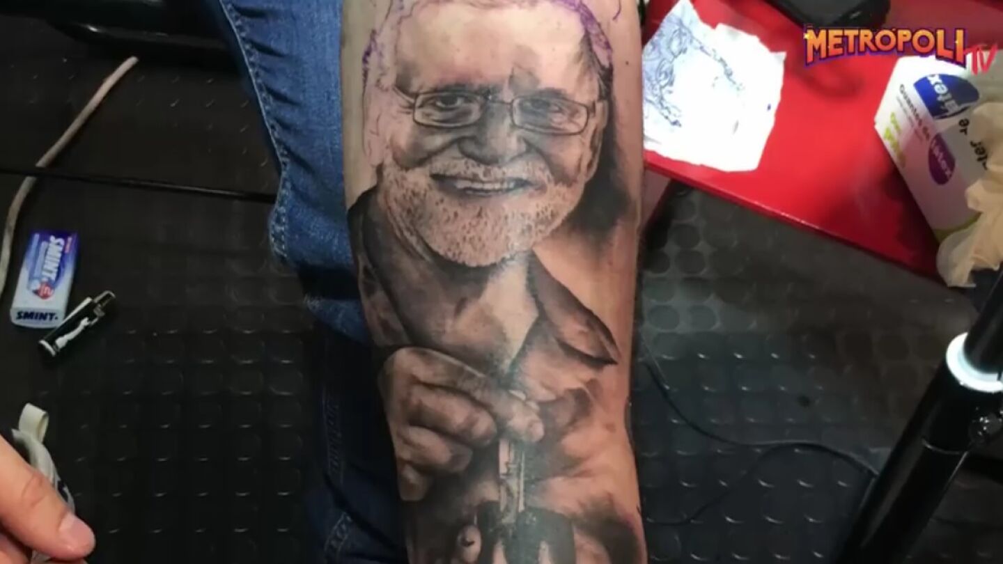 El tatuaje de Rajoy que un joven se ha hecho en el antebrazo