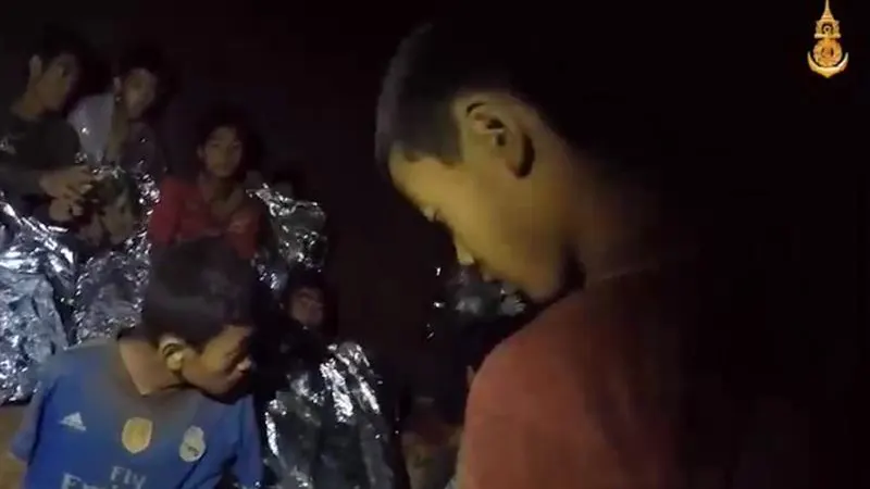 Algunos de los niños atrapados en la cueva de Tailandia