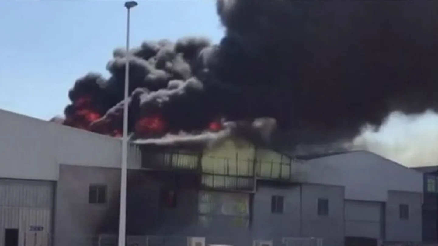 Incendio en una fábrica de Manises Incendio en una fábrica de Manises