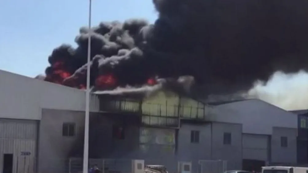 Incendio en una fábrica de Manises Incendio en una fábrica de Manises