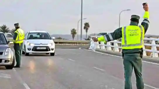 La Guardia Civil investiga a 26 personas por la compra de puntos de carné Compra de puntos de carné de conducir
