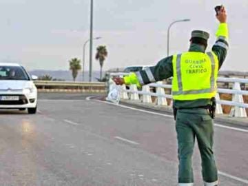 La Guardia Civil investiga a 26 personas por la compra de puntos de carné La Guardia Civil investiga a 26 personas por la compra de puntos de carné