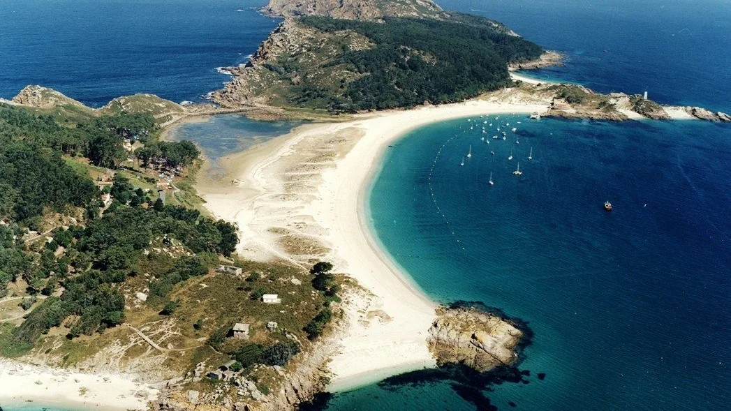 Las mejores playas con agua cristalina para practicar snorkel en España