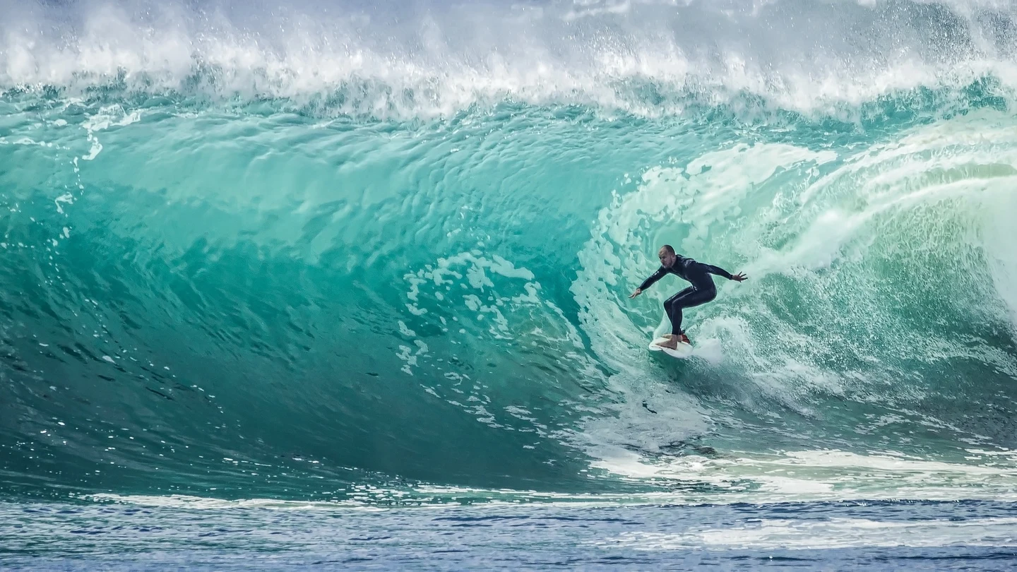 Surf, Australia Destinos perfectos para practicar deportes acuáticos