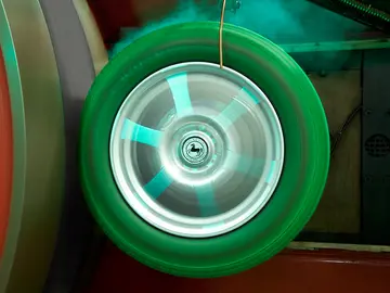 Neumático con caucho de diente de león Neumático con caucho de diente de león