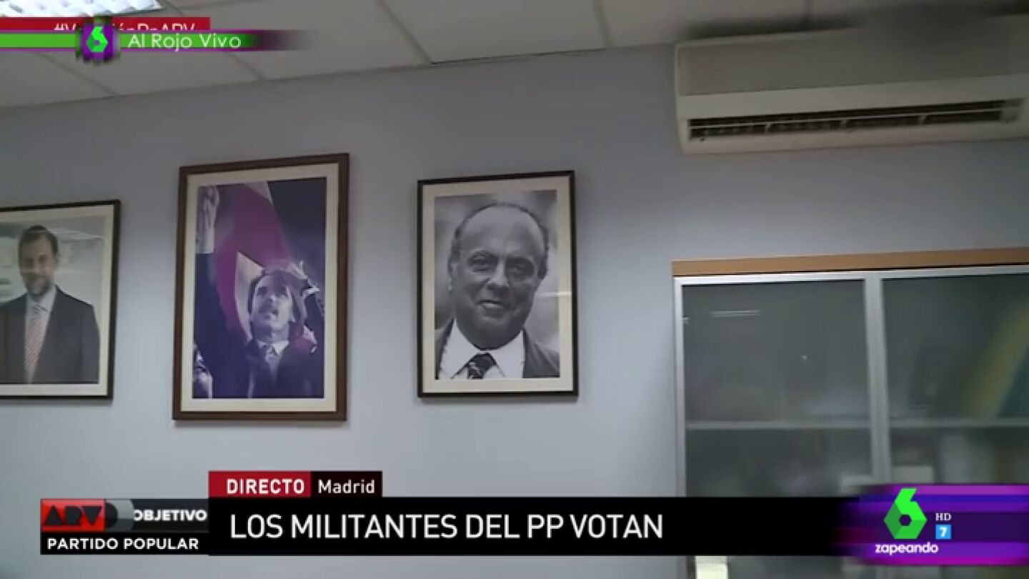 Margaret Thatcher, Fraga, Cifuentes... la sorprendente decoraci&oacute;n de PP: "M&aacute;s que la sede, parece el pasaje del terror"