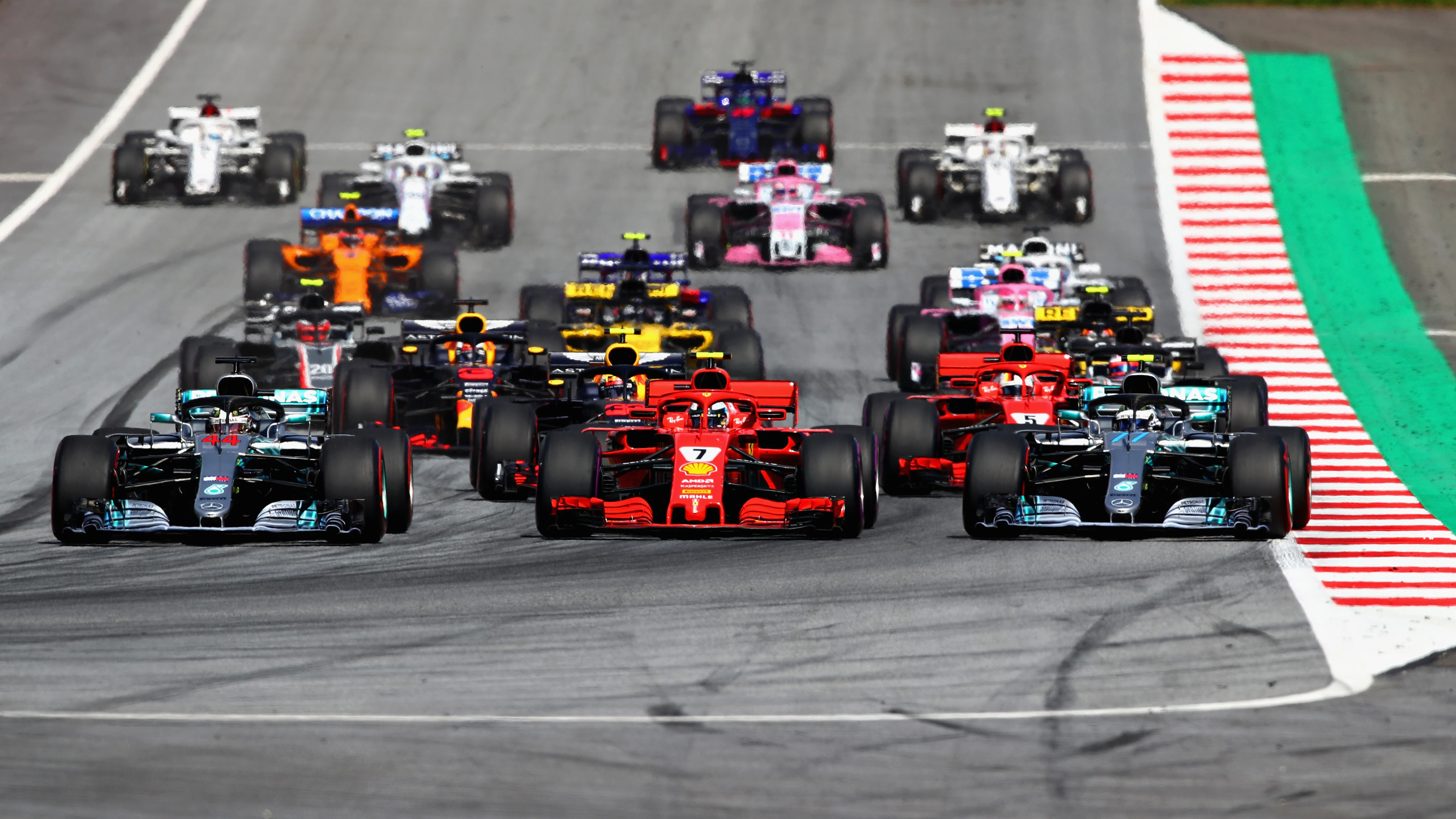 Momento de la salida del GP de Austria