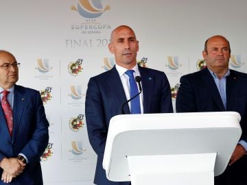 Pepe Castro, Luis Rubiales y Óscar Grau comparecen ante los medios Pepe Castro, Luis Rubiales y Óscar Grau comparecen ante los medios