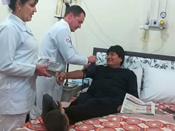 El presidente de Bolivia, Evo Morales, en una revisión médica en una clínica en La Paz, Bolivia El presidente de Bolivia, Evo Morales, en una revisión médica en una clínica en La Paz, Bolivia