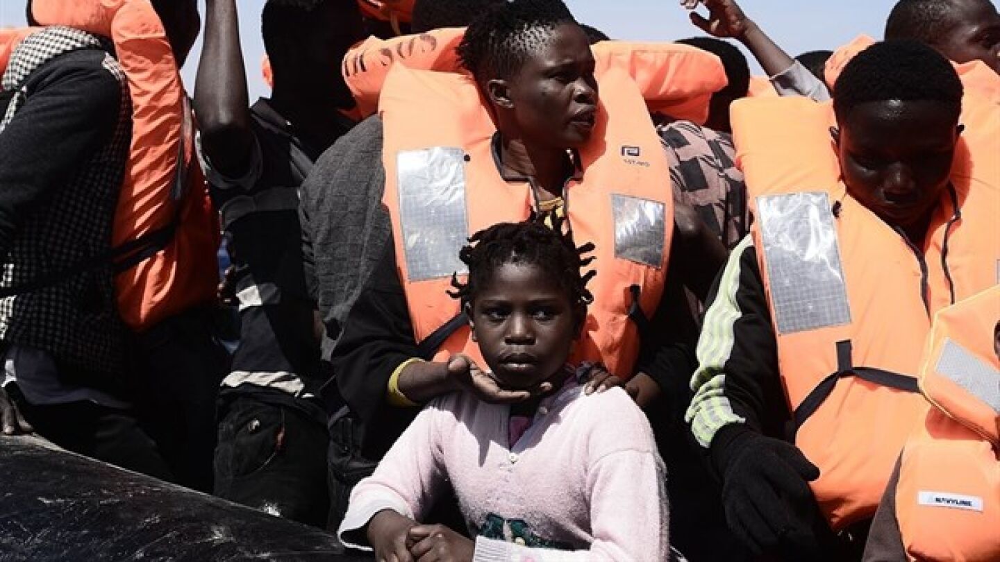 En la imagen la llegada de un grupo de migrantes