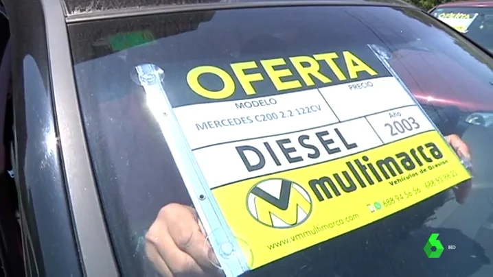 Los concesionarios bajan los precios de los coches diésel ante la subida del precio del carburante: "Hay mucho miedo"