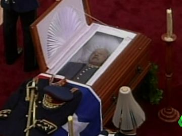 La anomalía del Valle de los Caídos, o por qué Mussolini, Pinochet o Ceaucescu no tienen mausoleos La anomalía del Valle de los Caídos, o por qué Mussolini, Pinochet o Ceaucescu no tienen mausoleos