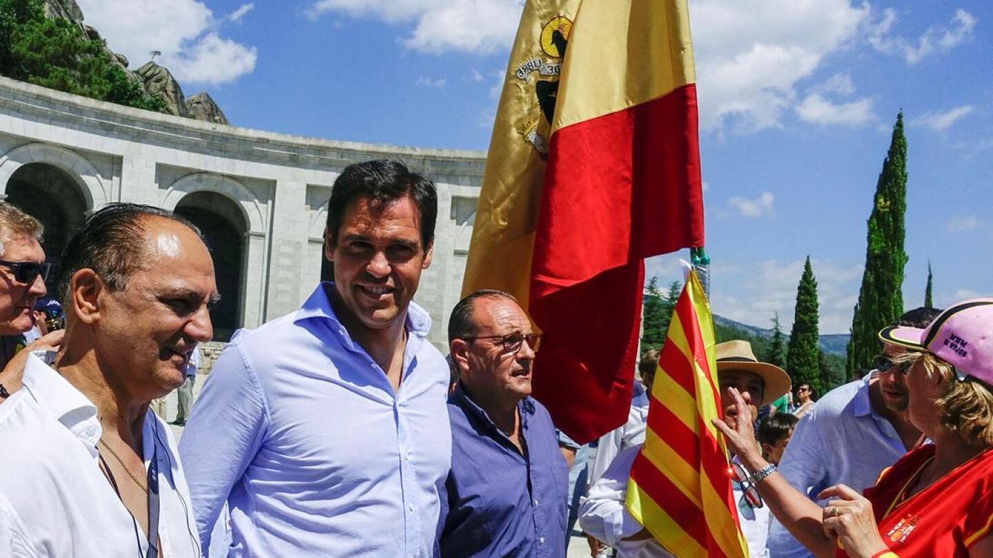 Luis Alfonso de Borb&oacute;n en la manifestaci&oacute;n en el Valle de los Ca&iacute;dos contra la exhumaci&oacute;n de Franco