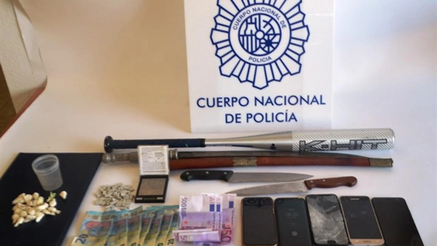 Objetos incautados en el registro de la vivienda de los acusados en Almería Objetos incautados en el registro de la vivienda de los acusados en Almería