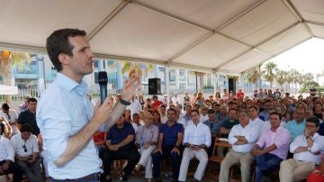 Pablo Casado en un encuentro con compromisarios en Roquetas de Mar Pablo Casado en un encuentro con compromisarios en Roquetas de Mar