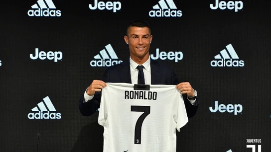 Cristiano Ronaldo, en su presentación con la Juventus Cristiano Ronaldo, en su presentación con la Juventus