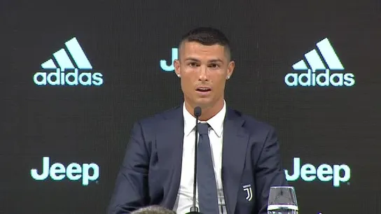 Cristiano Ronaldo, en su presentación con la Juventus Cristiano Ronaldo, en su presentación con la Juventus