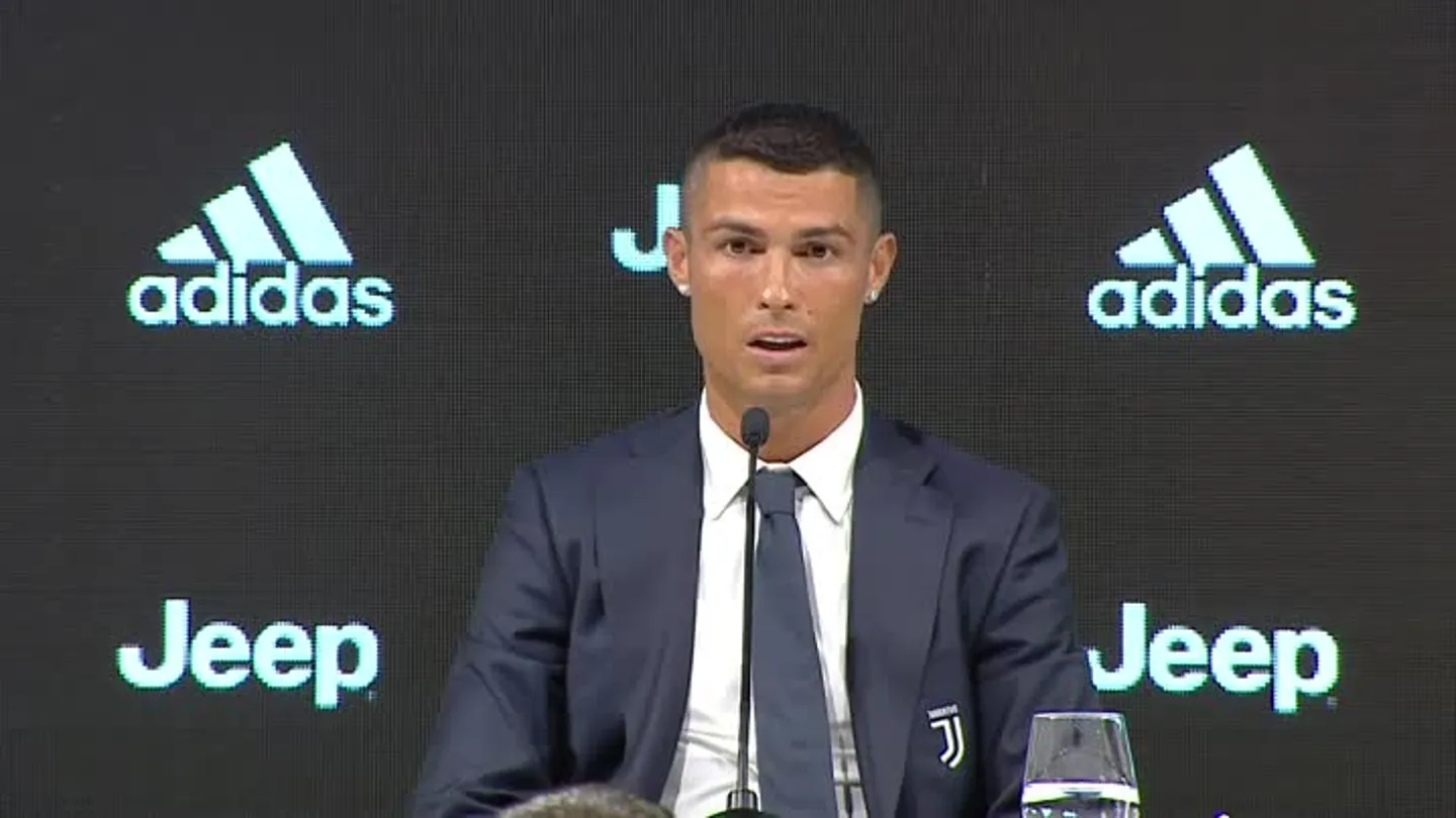 Cristiano Ronaldo, en su presentación con la Juventus Cristiano Ronaldo, en su presentación con la Juventus