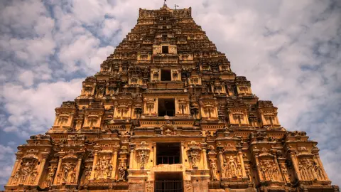 Virupaksha (Karnataka) Una ruta por los templos sexuales de India