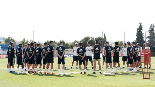 Lopetegui dirige su primer entrenamiento con el Real Madrid Lopetegui dirige su primer entrenamiento con el Real Madrid