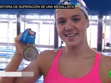 Catalina Corró y su ejemplo en la piscina tras superar un tumor cerebral: "Nadaba sin poder mojar la cabeza" Catalina Corró y su ejemplo en la piscina tras superar un tumor cerebral: "Nadaba sin poder mojar la cabeza"