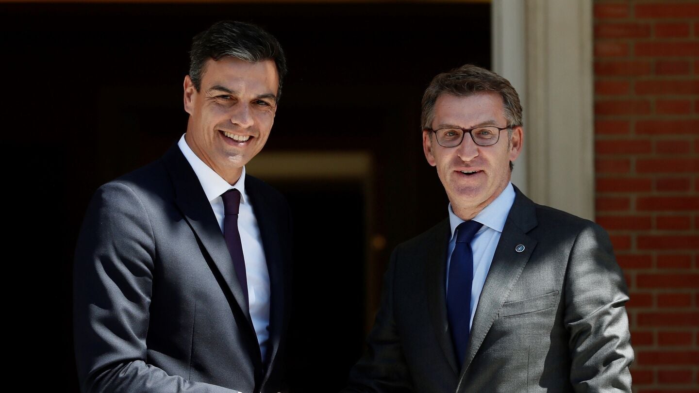 Pedro S&aacute;nchez y N&uacute;&ntilde;ez Feij&oacute;o se reun&eacute;n en el Palacio de la Moncloa 