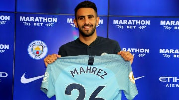 Mahrez, en su presentación con el City